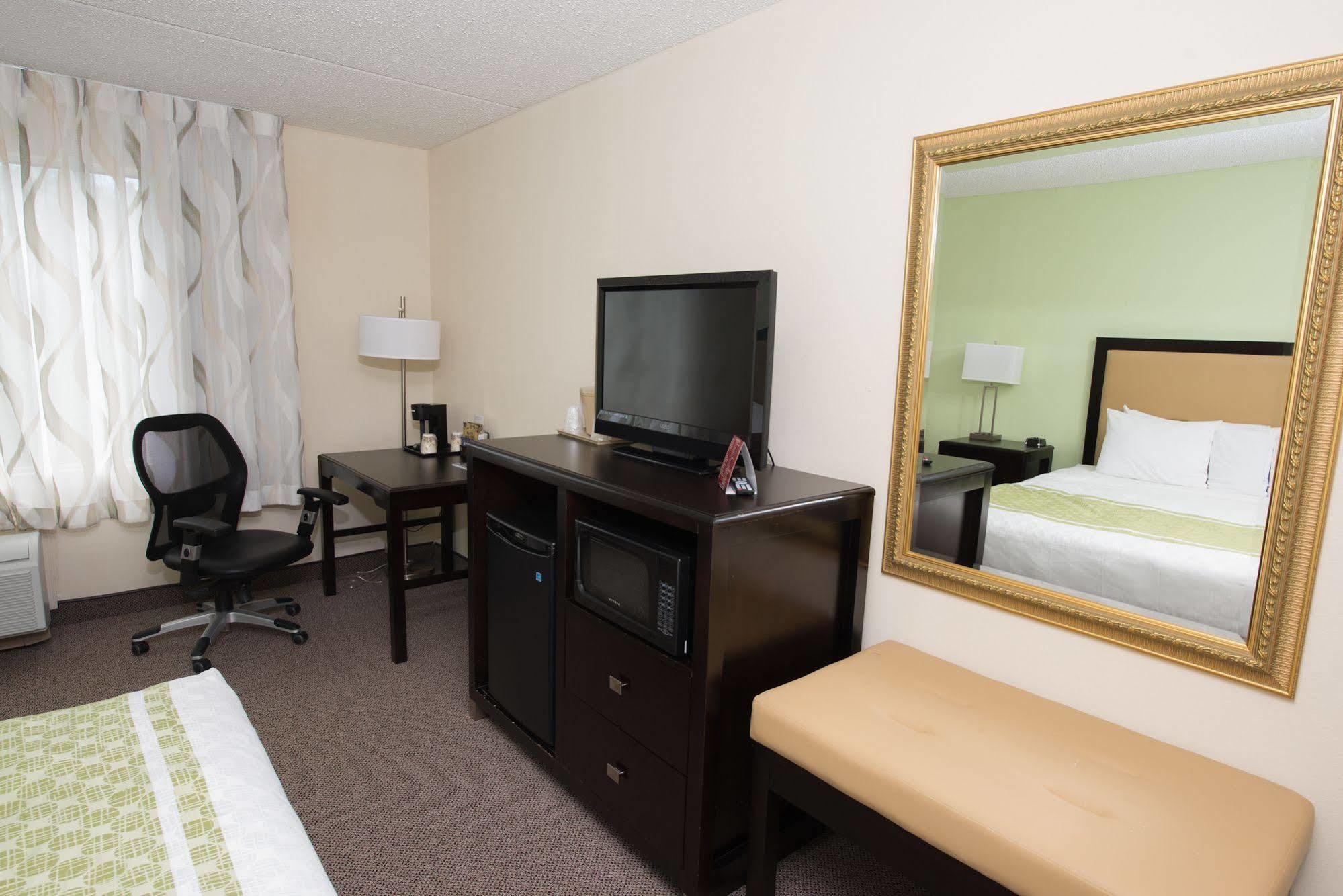Hope Hotel And Richard C. Holbrooke Conference Center Fairborn Exteriör bild