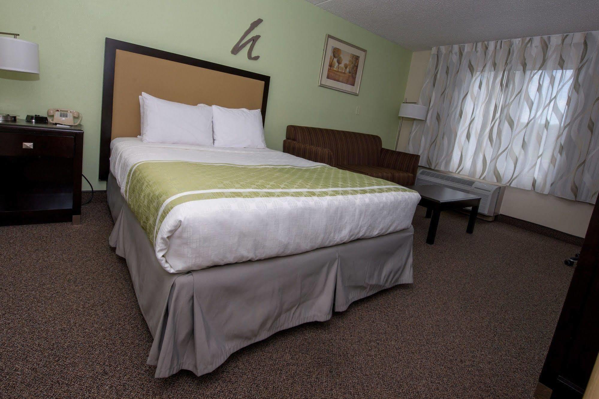 Hope Hotel And Richard C. Holbrooke Conference Center Fairborn Exteriör bild